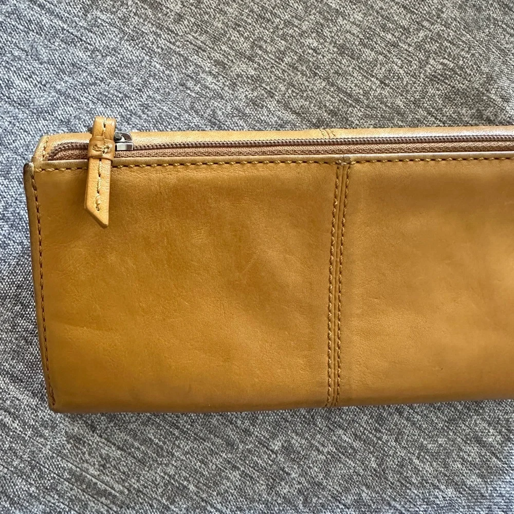 Coach Camel Leather Shoulder Bag and Wallet - Picture 9 of 10